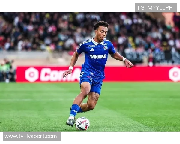 斯基拉报道18岁中场派斯冬窗有望重返切尔西离开斯特拉斯堡 斯基拉报道18岁中场派斯冬窗有望重返切尔西离开斯特拉斯堡