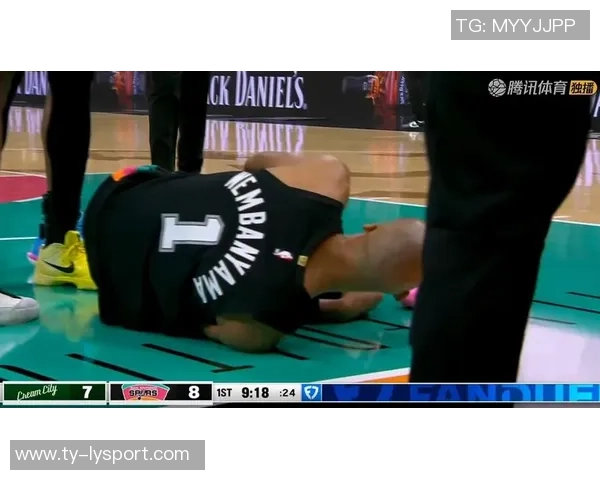 字母哥次节受伤离场前表现抢眼砍下14分5板4助让人担忧大碍是否影响后续比赛