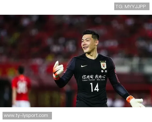 王大雷感谢球迷雨中支持并祝双节快乐展现球队团结精神