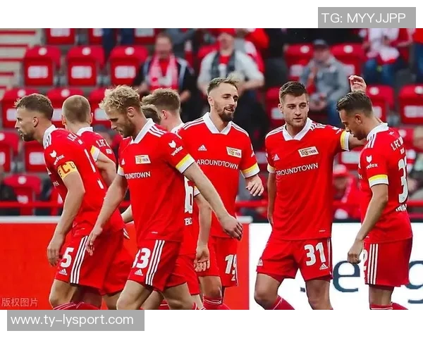 头号男友粉WNBA球星里斯赴欧洲亲临柏林赛场感受篮球魅力